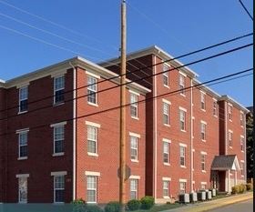 Moesser House 55 & Up in Shelbyville, KY - Foto de edificio