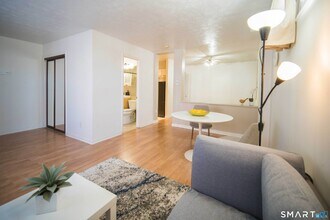 120 Wooster St in New Haven, CT - Building Photo - Building Photo