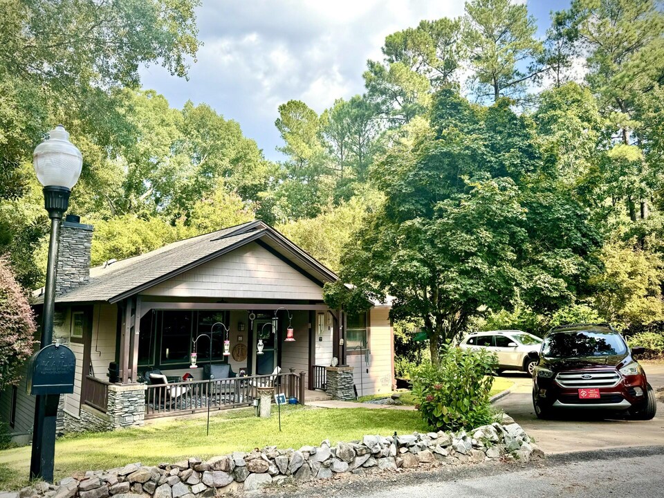 6 Bungalow Village Way in Aiken, SC - Building Photo