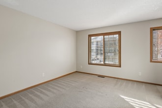 15512 Flyboat Ln in Apple Valley, MN - Building Photo - Building Photo