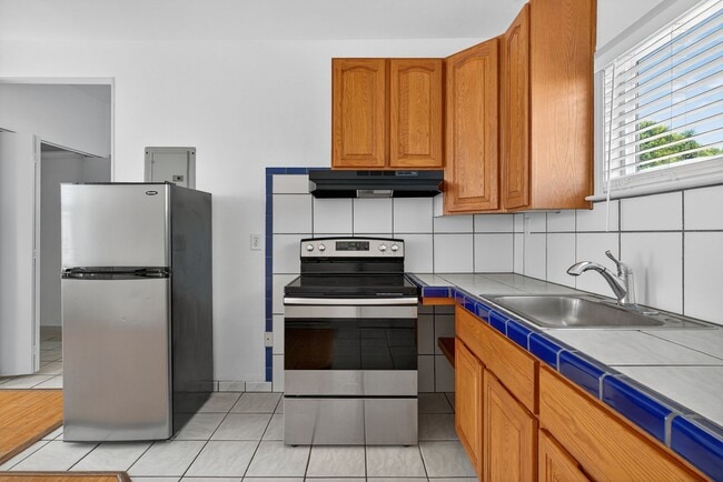 1912 2nd St in Long Beach, CA - Foto de edificio - Building Photo