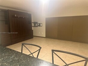 1965 S Ocean Dr in Hallandale Beach, FL - Foto de edificio - Building Photo