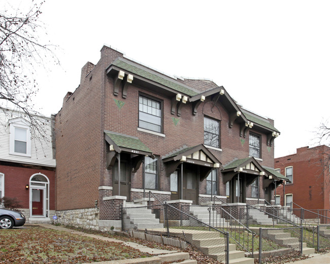 4247-4251 Norfolk Ave in St. Louis, MO - Building Photo - Building Photo