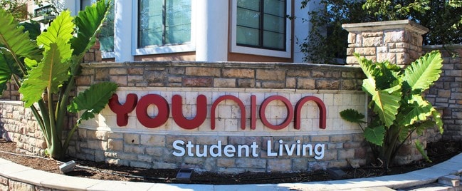 YOUnion at Columbia (Student Housing) in Columbia, SC - Foto de edificio - Building Photo