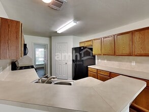 3915 Ridge Canyon Rd in Baytown, TX - Building Photo - Building Photo