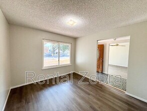 3047 Bedford Dr in Merced, CA - Foto de edificio - Building Photo