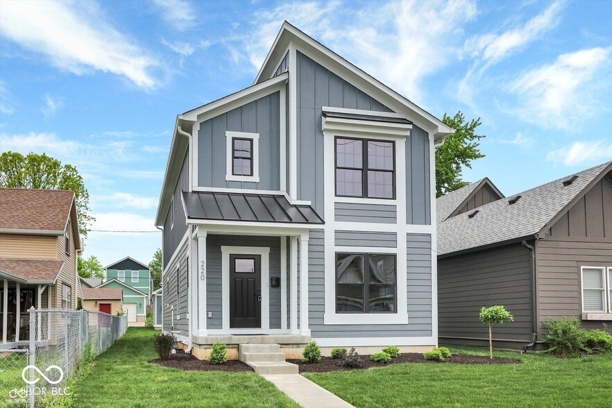 220 Sanders St in Indianapolis, IN - Building Photo