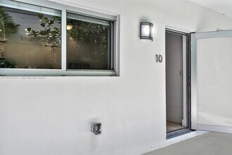 940 Michigan Ave in Miami Beach, FL - Foto de edificio - Building Photo