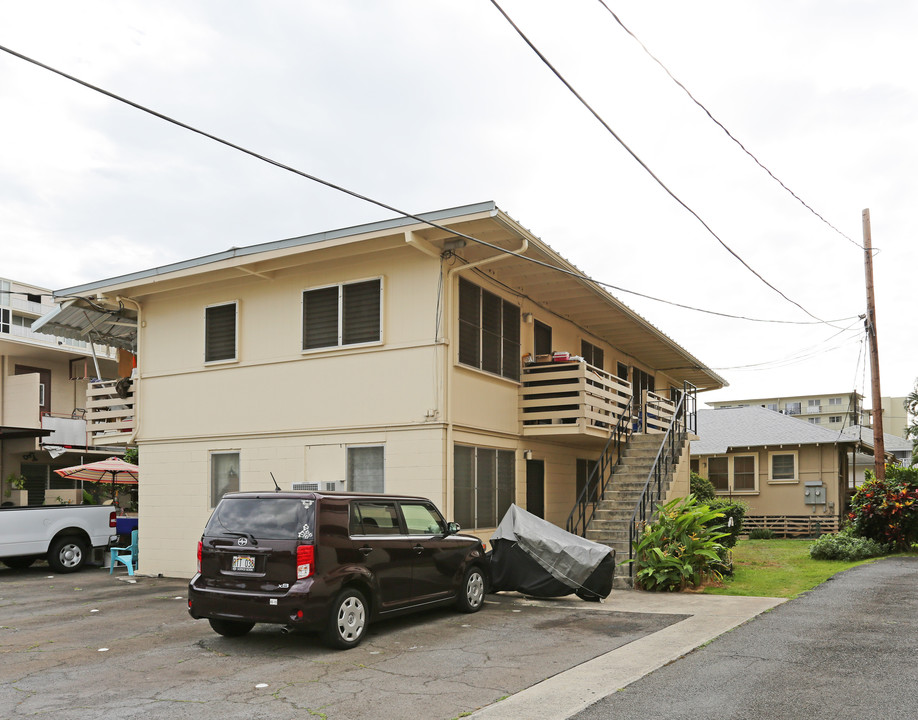 735 Lukepane Ave in Honolulu, HI - Building Photo