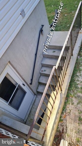 308 Clubhouse Dr in Lusby, MD - Foto de edificio - Building Photo