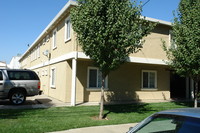 145 N 2nd St in Dixon, CA - Foto de edificio - Building Photo