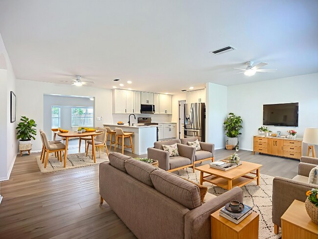 2809 Taunton Dr W in Bradenton, FL - Building Photo - Building Photo