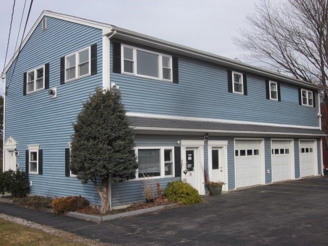 30 Riverside Dr in Greenland, NH - Building Photo