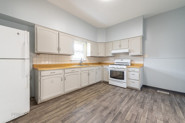 29 W 33rd Pl in Steger, IL - Building Photo - Building Photo