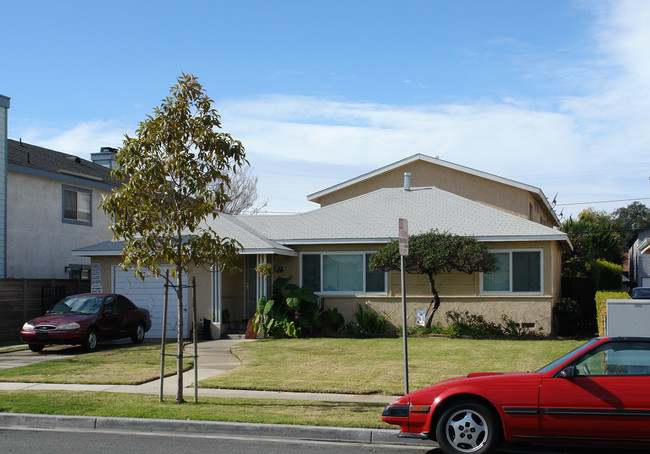 10701-10709 Walnut St in Los Alamitos, CA - Building Photo - Building Photo