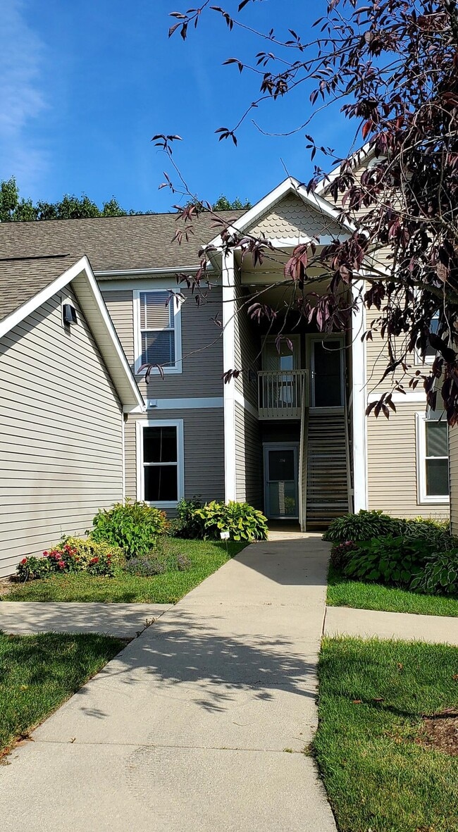 property at 1354 Fox Pointe Cir