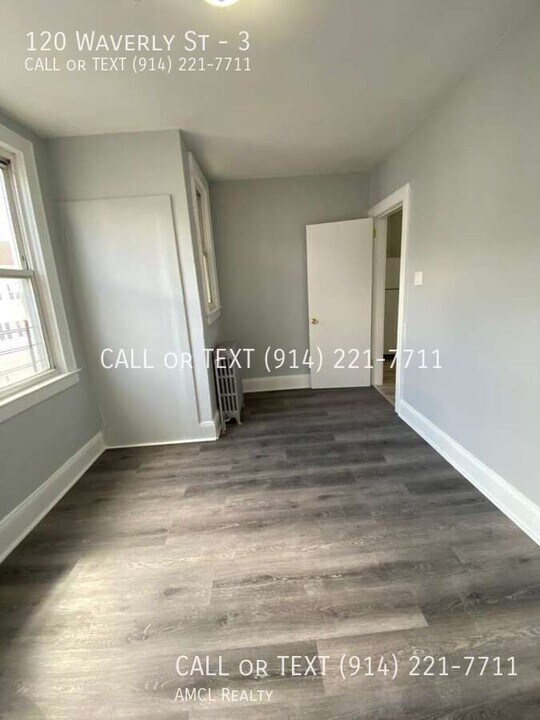 120 Waverly St in Yonkers, NY - Building Photo