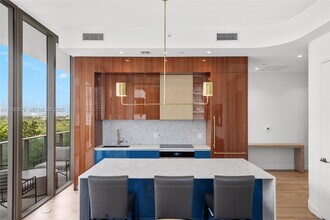 2655 S Bayshore Dr in Miami, FL - Building Photo - Building Photo