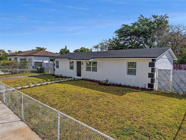 439 SW 17th Terrace in Homestead, FL - Building Photo - Building Photo