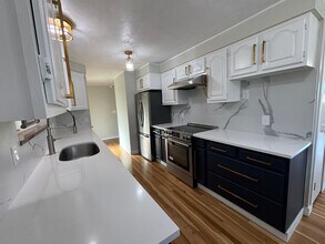 3257 Halverson Ave in Bremerton, WA - Building Photo - Building Photo