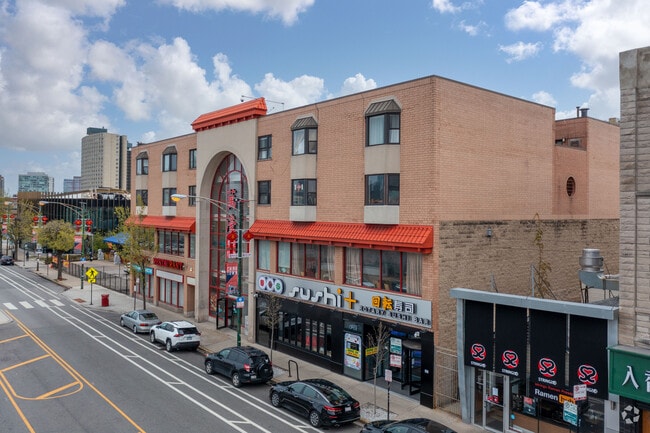 2131 S Archer Ave in Chicago, IL - Foto de edificio - Building Photo