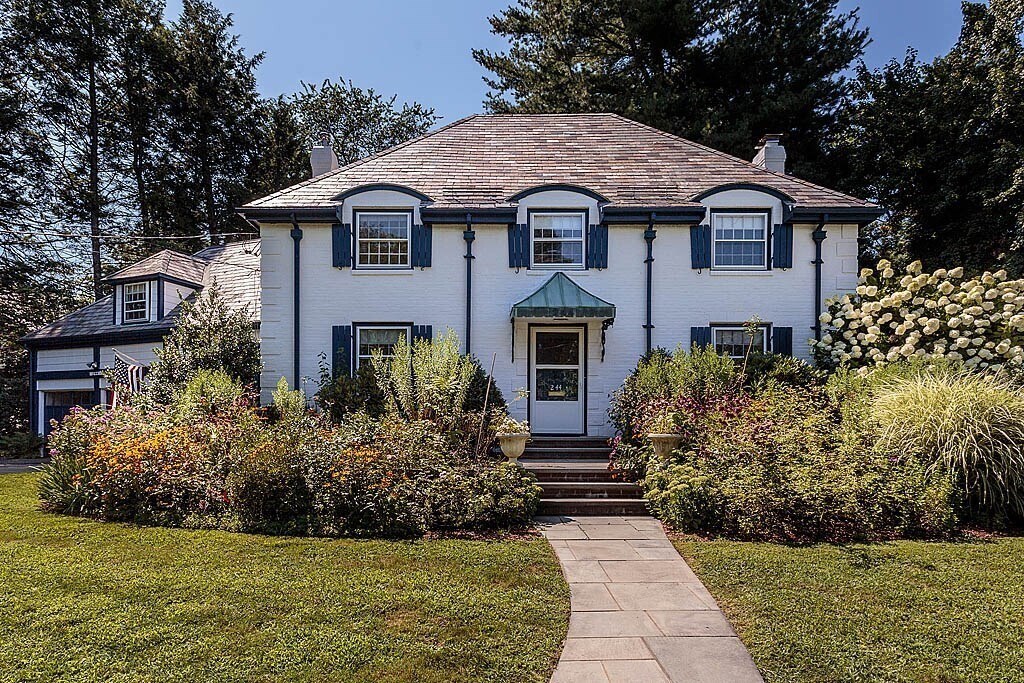 244 Clifton St in Belmont, MA - Building Photo