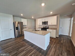 178 Hamstead Dr in Stephens City, VA - Building Photo - Building Photo