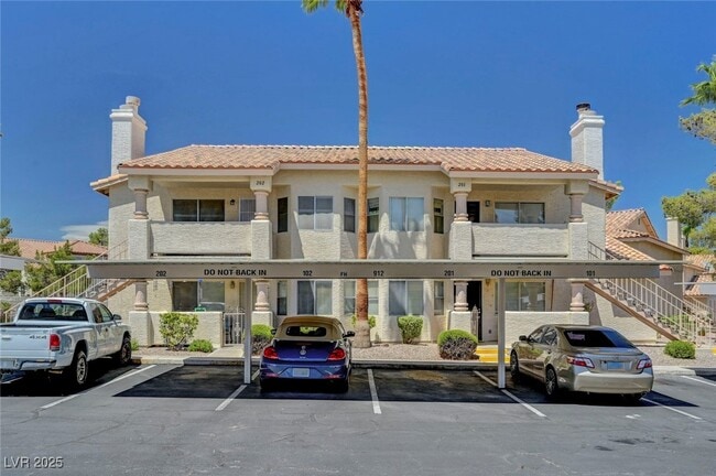 913 Falconhead Ln in Las Vegas, NV - Building Photo - Building Photo