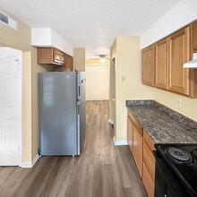 405 Hickory Hill Dr in Columbia, SC - Foto de edificio - Building Photo