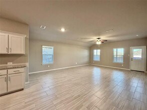 8420 Hollymead Ln in Fort Worth, TX - Building Photo - Building Photo