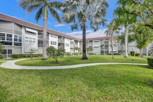 1040 SE 4th Ave in Deerfield Beach, FL - Building Photo