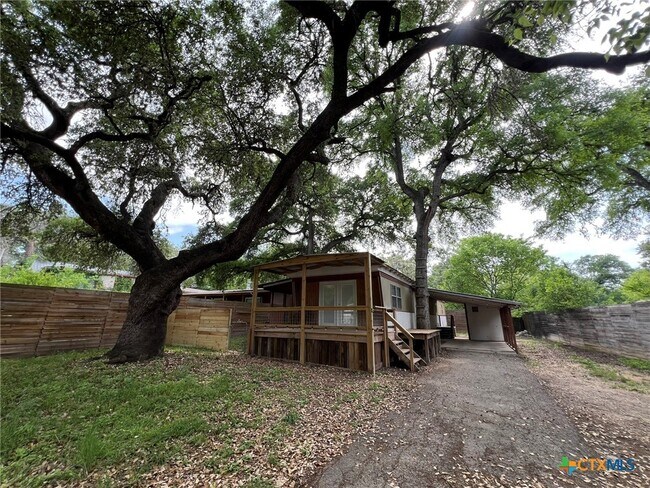 144 Deer Ln in New Braunfels, TX - Building Photo - Building Photo
