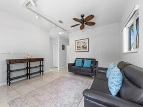 6 SE Marlin Ave in Key Largo, FL - Building Photo - Building Photo