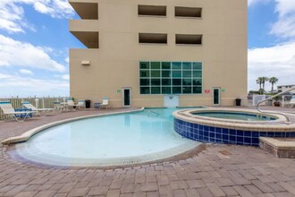 825 W Beach Blvd-Unit -2.1346886 in Gulf Shores, AL - Foto de edificio - Building Photo
