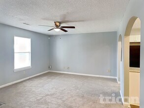 6836 Saganaw Dr in Rex, GA - Building Photo - Building Photo