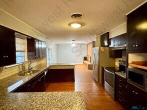 521 John Doe St in Clovis, NM - Building Photo - Building Photo
