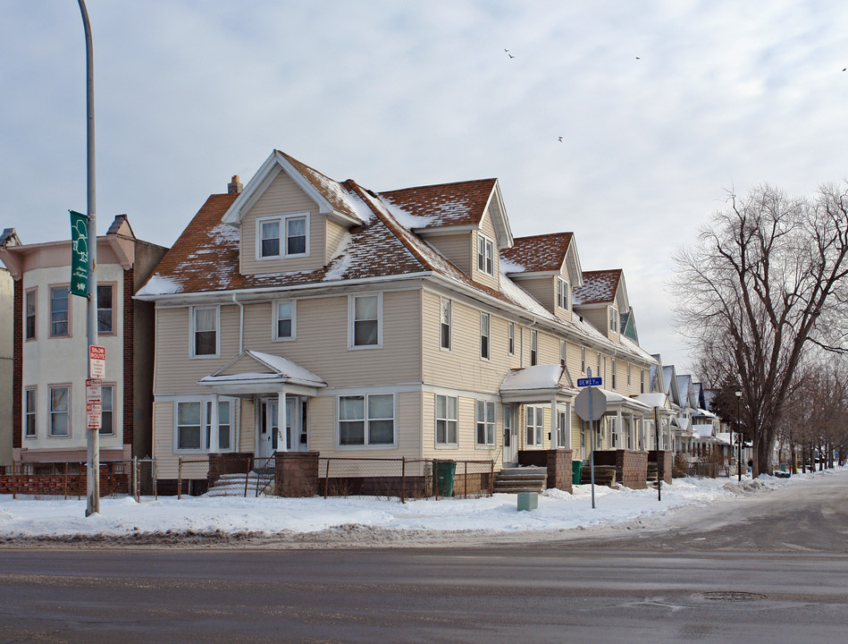 1440 Dewey Ave in Rochester, NY - Foto de edificio