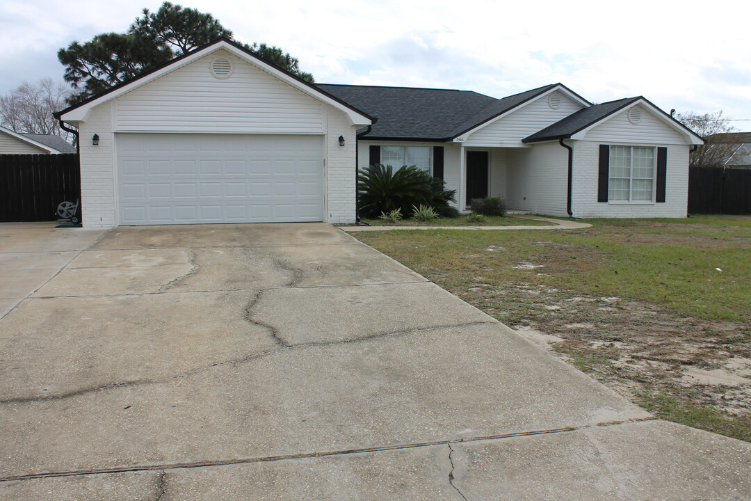 2166 Ortega St in Navarre, FL - Building Photo