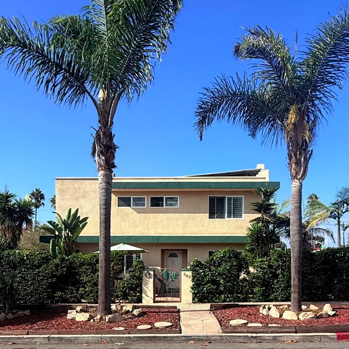 303 S Freeman St in Oceanside, CA - Foto de edificio