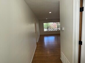 855 Cornish Dr in Encinitas, CA - Building Photo - Building Photo