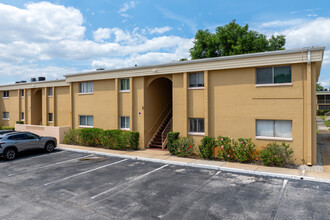 Ashwood Condos in Fern Park, FL - Building Photo - Building Photo