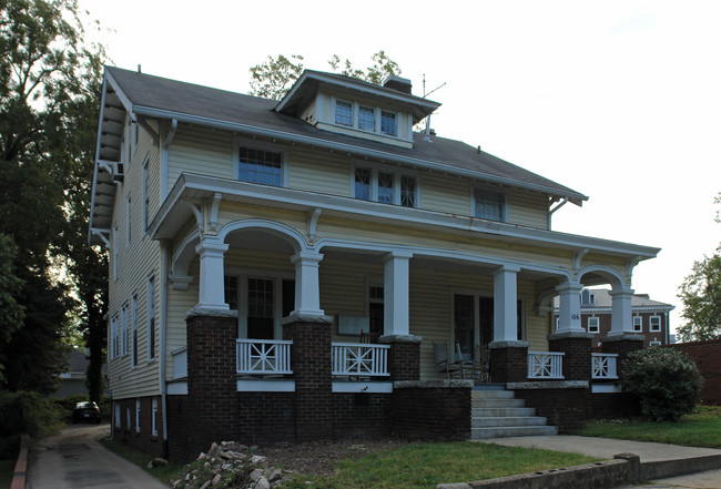 106 N Buchanan Blvd in Durham, NC - Foto de edificio - Building Photo