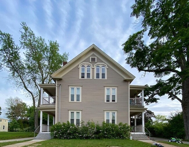50 Summer St in Dover, NH - Building Photo - Building Photo