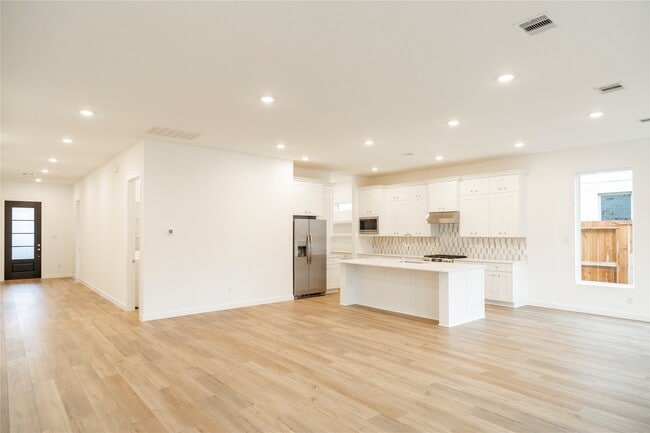 property at 31026 Sun Vly Dr