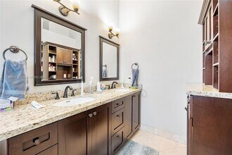 4945 SW 34th Terrace in Hollywood, FL - Building Photo - Building Photo