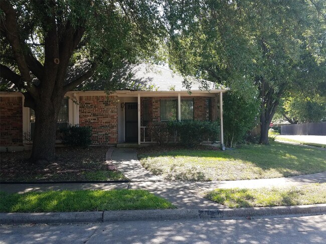 property at 715 Penn Pl