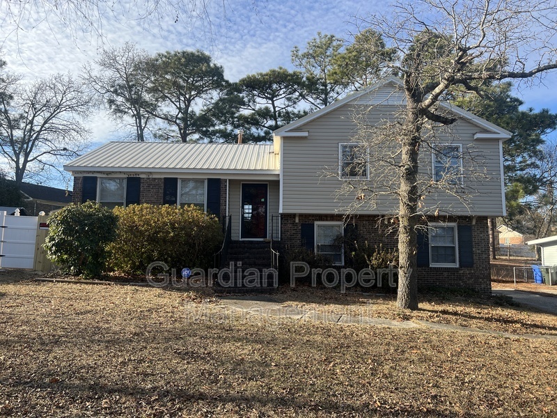 505 Deerpath Dr in Fayetteville, NC - Building Photo