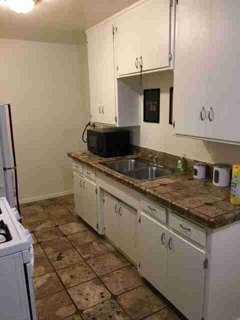 646 W Buena Vista St in Barstow, CA - Building Photo