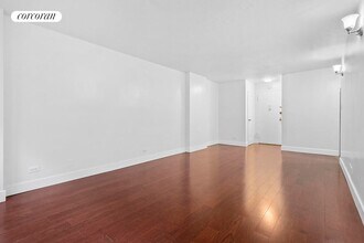 520 E 81st St in New York, NY - Building Photo - Building Photo