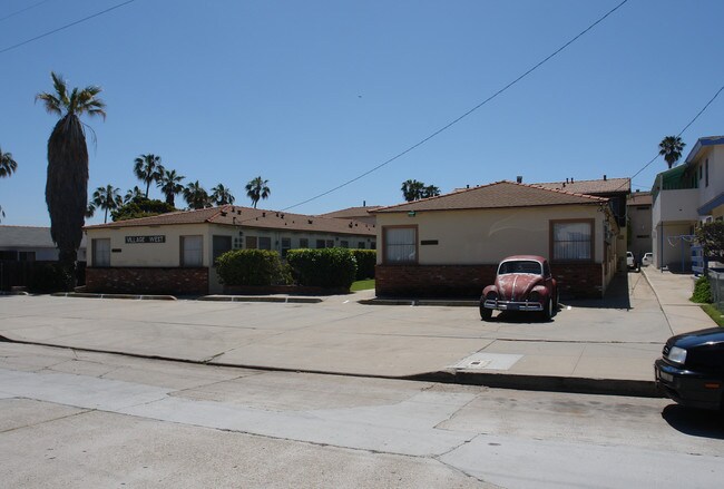 2049-2063 Reed Ave in San Diego, CA - Building Photo - Building Photo